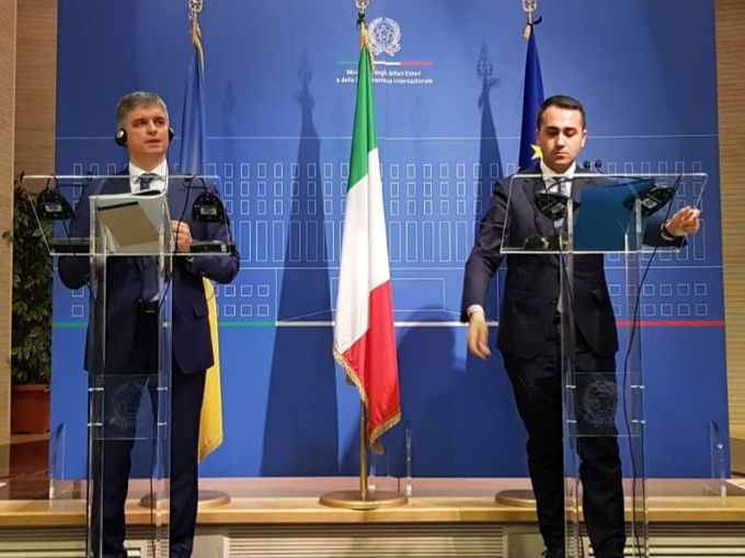 Глава МИД Италии заверил Пристайко в поддержке противостояния вооруженной агрессии РФ