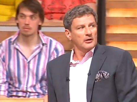 В сети нашли архивные видео с Гончаруком. Там он участвует в митингах и снимается в массовке