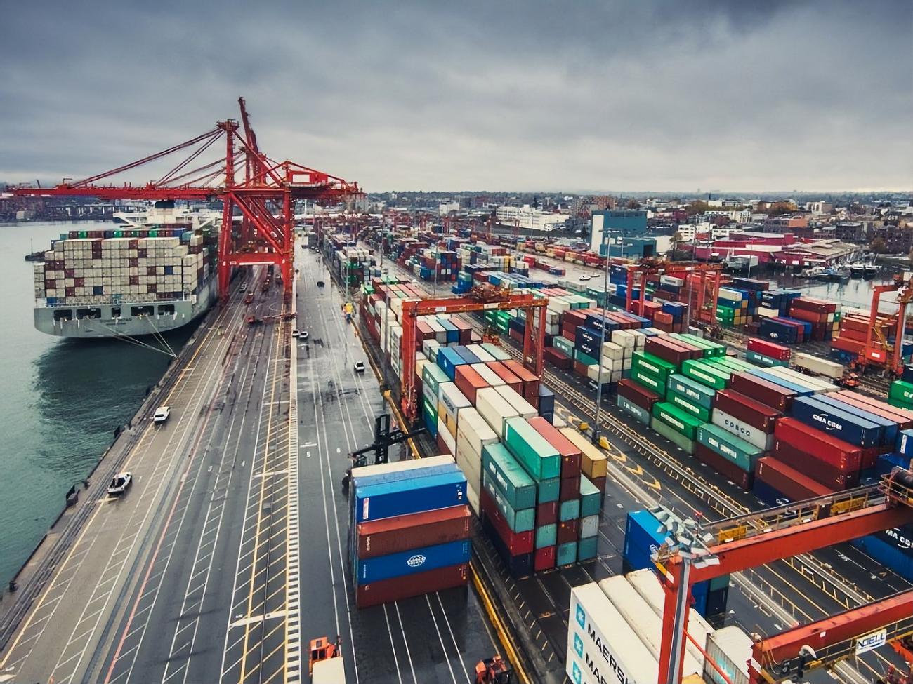 Порт пкт в питере. Port terminal. Порт шанхай shanghai китай. Порт батуми контейнеровозы. Кейптаун порт контейнерный.