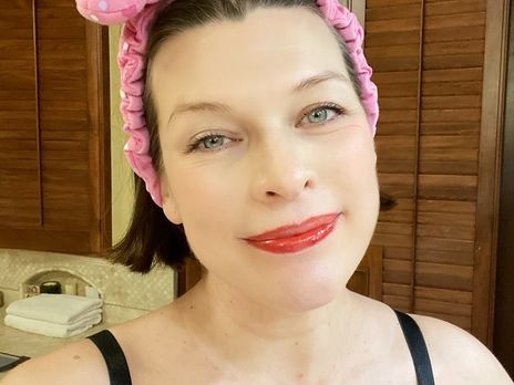 Йовович: Одна из самых важных вещей для меня – убедиться, что если в доме есть новый ребенок, это не означает, что мои старшие дети будут чувствовать себя незамеченными