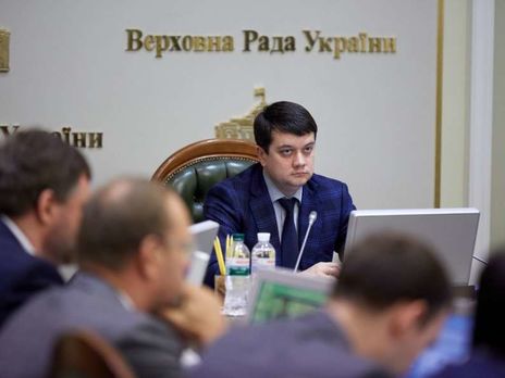 ﻿Кава, їжа, телефони. Разумков заявив, що виборці критикують нардепів за поведінку в залі засідань