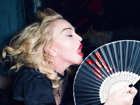 Мадонна поделилась снимком поцелуя с бойфрендом