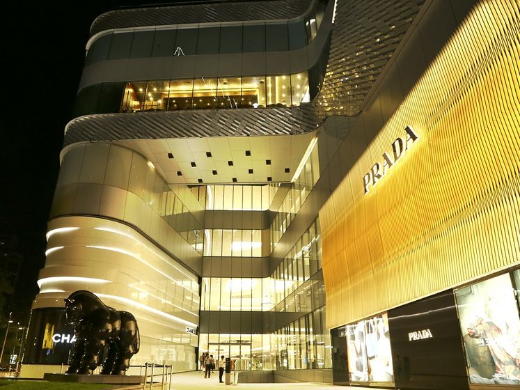 Дом Prada из-за коронавируса отменил первый модный показ в Японии