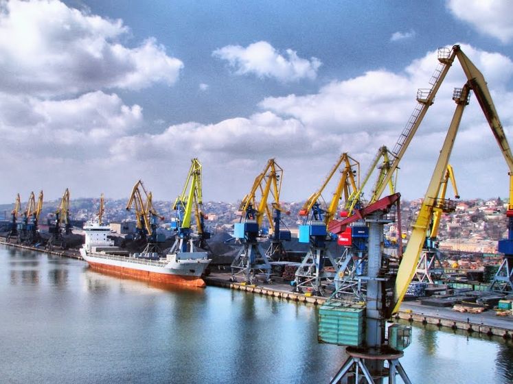 Правоохранители проводили обыски в Одесском морском порту и Администрации морских портов