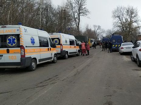 В Полтавской области протестуют против поселения украинцев из Уханя. Трансляция