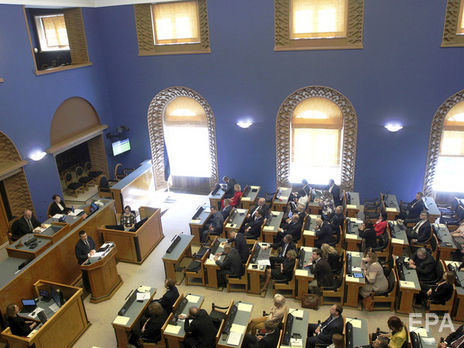 ﻿Естонський парламент засудив спроби Росії переписати історію Другої світової. У РФ назвали це 