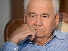 Фокин: В шахте трое суток под трупом я пролежал. Из бани вышел плачущая жена встречает... "Ты волосы плохо вымыл", сказала, а потом еще сильнее заплакала. Я тогда поседел...