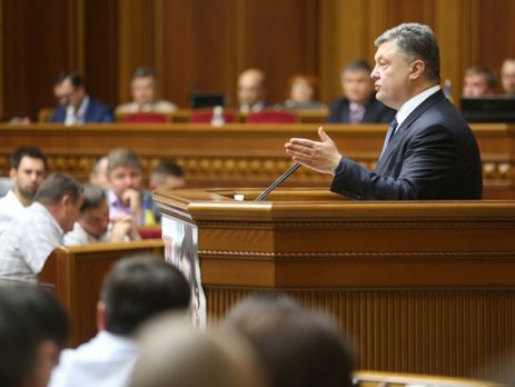 Порошенко сообщил, что Украина имеет более 40 импортных контрактов на поставку средств обороны