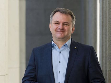 ﻿Нардеп Синютка, який виступав проти евакуації українців з Уханя у Львівську область, закликав передавати їм книги