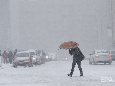 ГСЧС предупредила о сильном ветре, мокром снеге и гололедице в ряде областей Украины