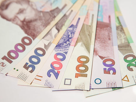 Гривна укрепилась к доллару и евро