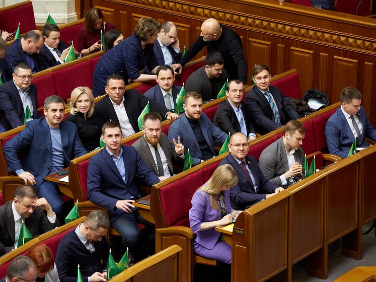 Деятельность фракции "Слуга народа" в Верховной Раде почти половина украинцев оценивает отрицательно – опрос