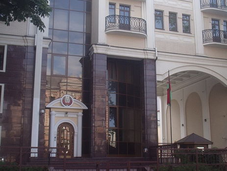 Впервые за 15 лет Беларусь отправила в Украину нового посла