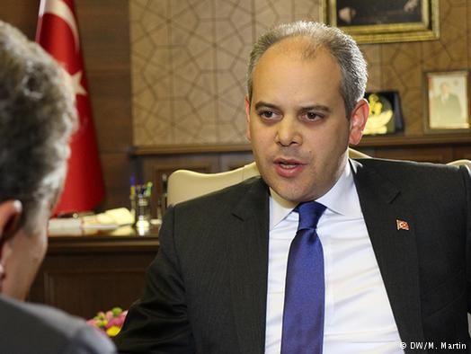 Турецкие чиновники отобрали у журналистов Deutsche Welle запись интервью с министром