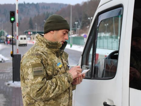 Украинцы больше не смогут ездить в Россию по внутреннему паспорту – Госпогранслужба