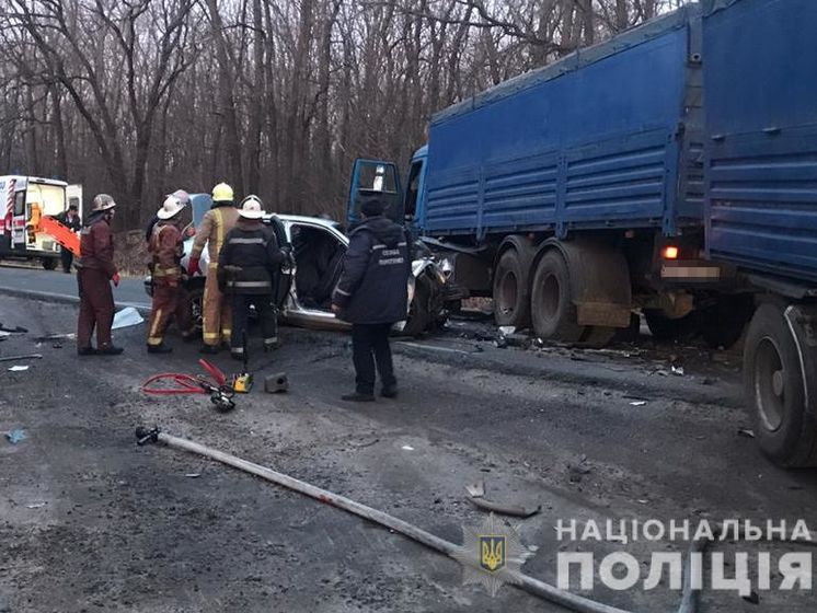 ﻿У Харківській області у ДТП за участю КамАЗ загинуло четверо людей