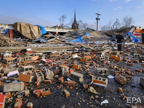 ﻿На американський штат Теннессі налетіли торнадо, загинуло 22 людини. Фоторепортаж