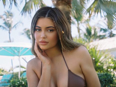 ﻿Кайлі Дженнер засвітила тіло в роздільному купальнику