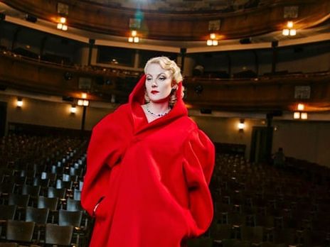 Литвинова прокомментировала отношения с Сурковым