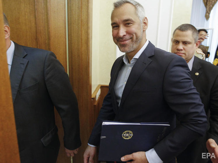 Рябошапка заявил, что уходит, отказался отвечать на вопросы нардепов и покинул зал заседаний Рады