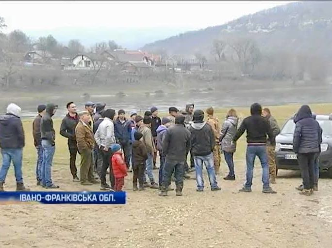 Томиленко: Сьемочную группу "Интера" взяли в осаду люди с топорами