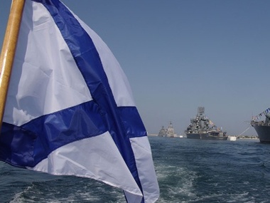 Бывший украинский корабль "Горловка" с российскими морпехами на борту готовится к атаке