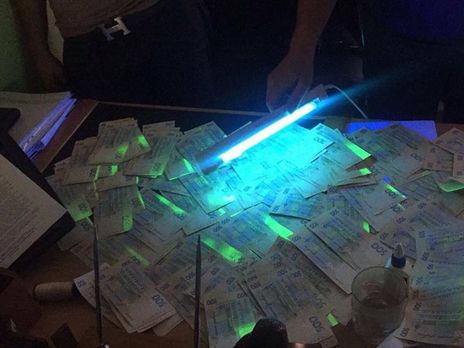 В Киеве во время получения взятки задержаны два сотрудника управления юстиции