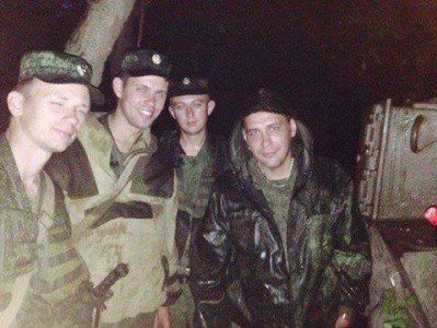 В интернете опубликовали неретушированную фотографию военных 53-й бригады ВС РФ, которая, по данным Bellingcat, сбила рейс MH17