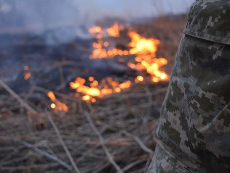 ﻿Через обстріл біля Мар'їнки виникла пожежа, пошкоджено опорний пункт – штаб ООС