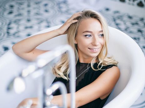 Невеста Павлика снялась топлес 