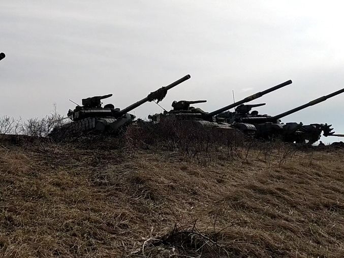 Боевики на Донбассе четыре раза обстреливали позиции сил ООС, один военнослужащий получил ранения