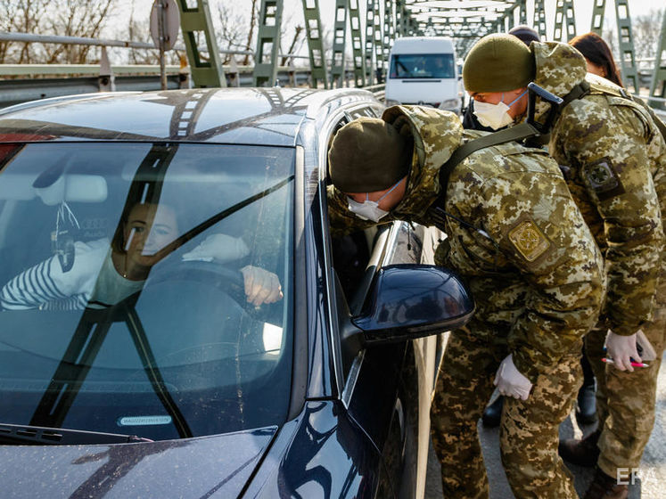 Украина на две недели полностью закрывает границу для иностранцев