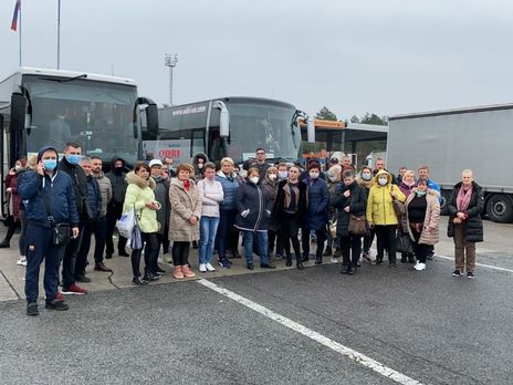 Сотня украинцев застряла на границе с Италией, их не пускают словенские пограничники