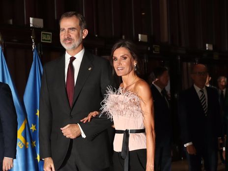 Короля и королеву Испании проверили на коронавирус