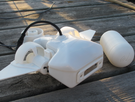 Американская компания представила самый компактный и дешевый подводный дрон. Видео