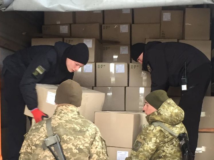﻿Житель Волинської області намагався вивезти з України 50 тис. медичних масок