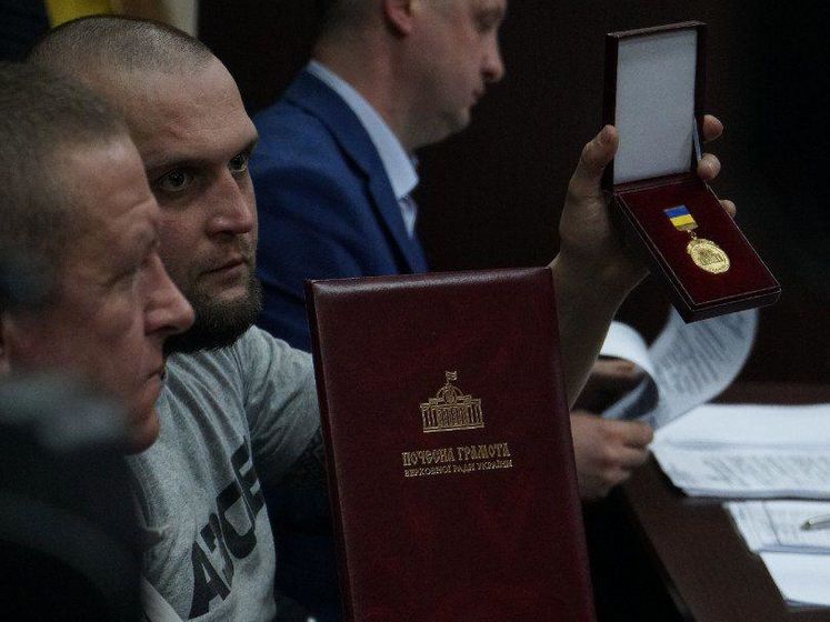 Суд отправил под домашний арест ветерана полка "Азов", которого задержали после конфликта с Сивохо