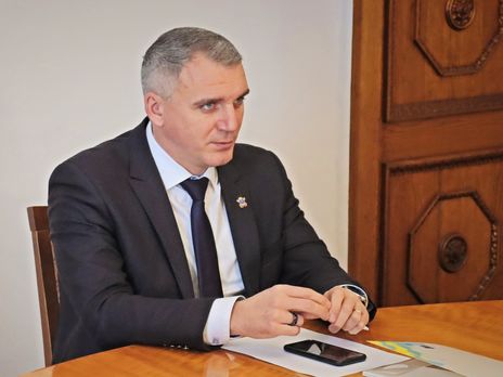 В Николаеве с 17 марта закрывают все общественные заведения, кроме продуктовых магазинов и аптек