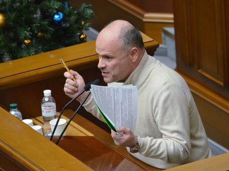 Медработники, которые лечат заболевших коронавирусом украинцев, получат 200% надбавки к зарплате