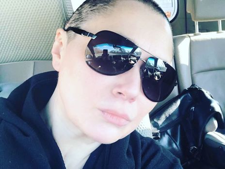 Мозговая показала дочь с царапинами на лице