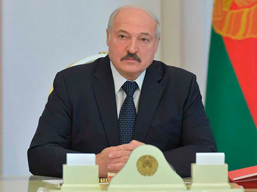 ﻿Лукашенко: Росія вся палає від коронавірусу. Так хто від кого має закриватися?
