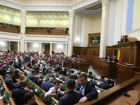Рада 17 марта проведет внеочередную сессию, посвященную коронавирусу