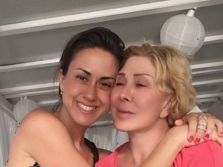 Успенская заявила, что ее дочь получила $15 тыс. за скандальное интервью о матери