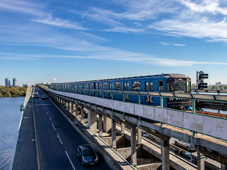 Денний пасажиропотік Київського метрополітену становить приблизно 1,4 млн