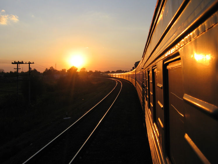 Украина может эвакуировать своих граждан из ряда стран на поездах