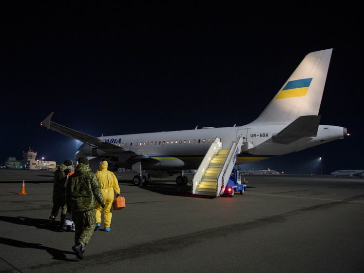 COVID-19. Президентским самолетом из Австрии эвакуировали 33 украинца