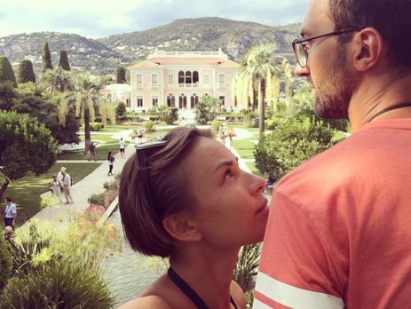 Девушка Лещенко: Тема нашей хаты уже порядком за...ла