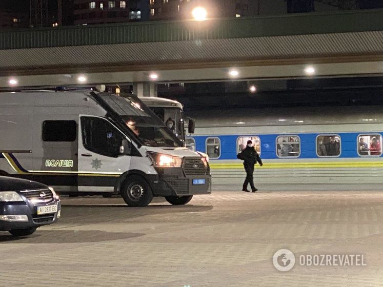 В Киев прибыл поезд с эвакуированными из Литвы и Латвии, коронавируса у них не выявили