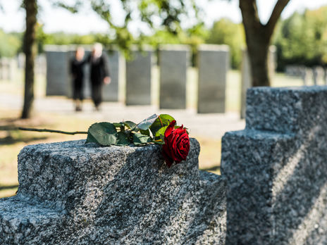 Минздрав Украины будет рекомендовать ограничить ритуал прощания с умершими от COVID-19