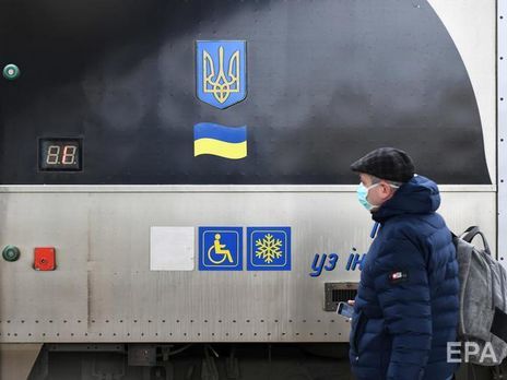 ﻿Економіст Савченко: Порада українцям – різко скоротити витрати на час карантину. Якщо у вас є гроші, частину з них варто перевести у валюту